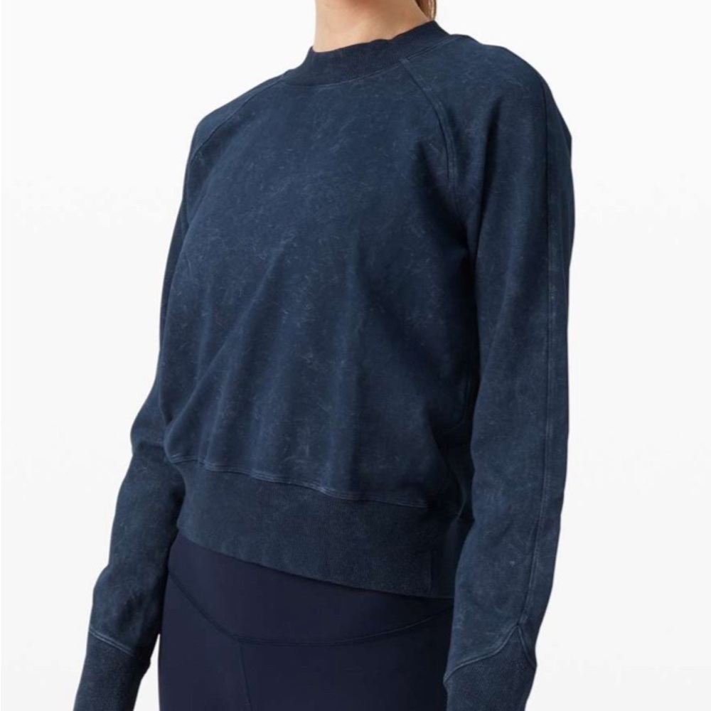 🎉Lululemon Ready to Roll Crew Neck! EUC! Acid Rubber Dye True Navy! Size 4 - Picture 1 of 5